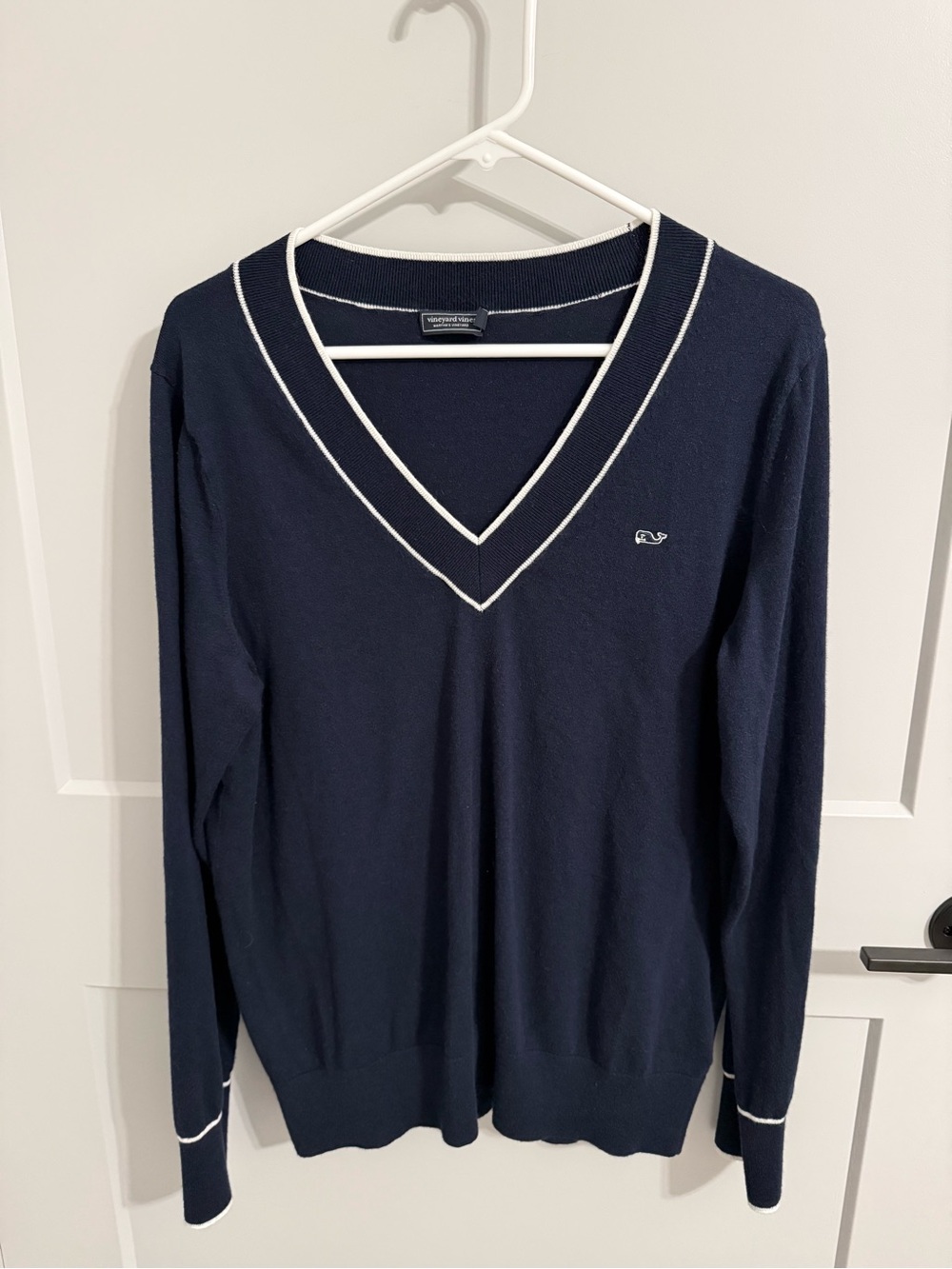 Vineyard Vines Womens L Navy White V Neck Sweater Preppy Nautical Whale - Picture 2 of 5